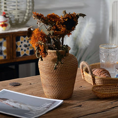 Dried flowers vase